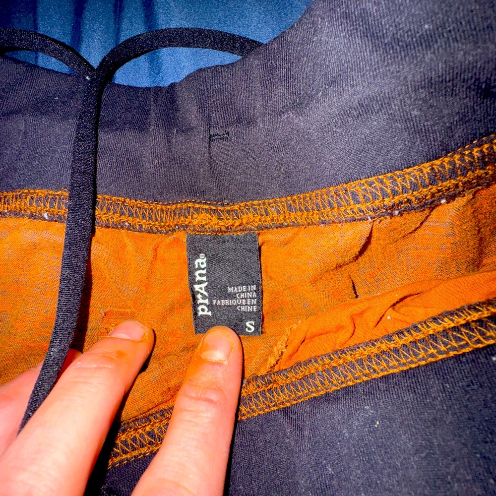 Men’s Size Smalll orangee “yoga” type pants but not l